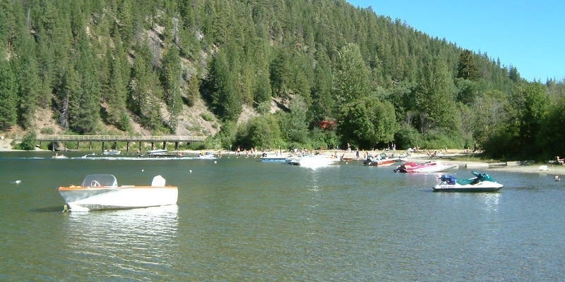 Boats on Otter Lake